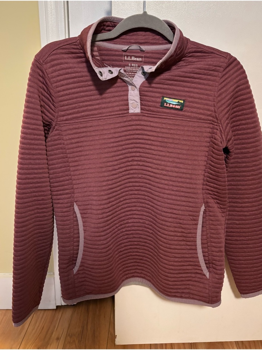 L.L. Bean Knit Airlight Pullover Small